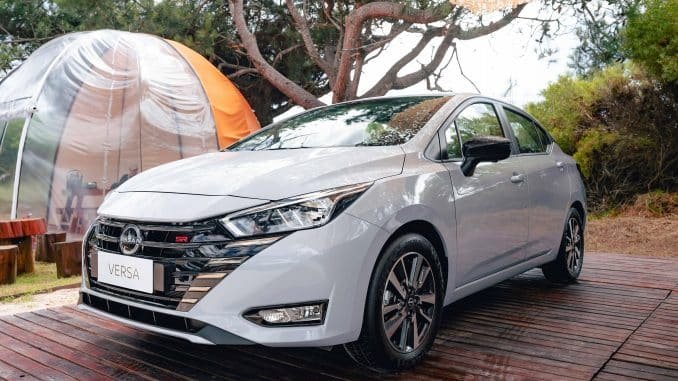 a-nissan-revela-um-novo-preco-de-seu-sedan-mais-barato-e-incentiva-os-motoristas