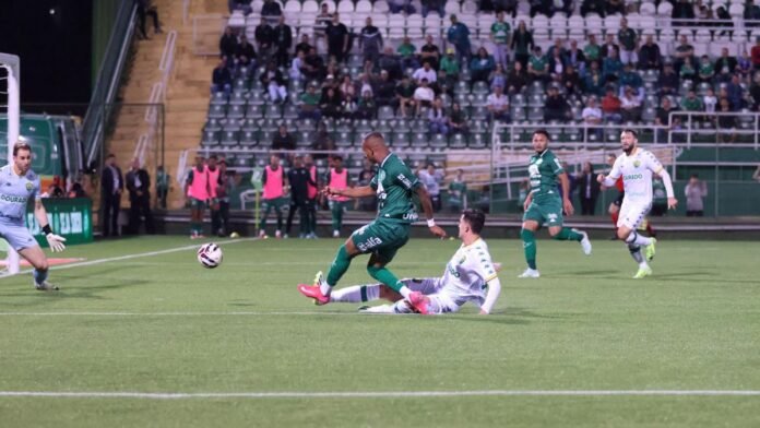 chapecoense-derrota-cuiaba-e-dorme-no-g4-da-serie-b-2025